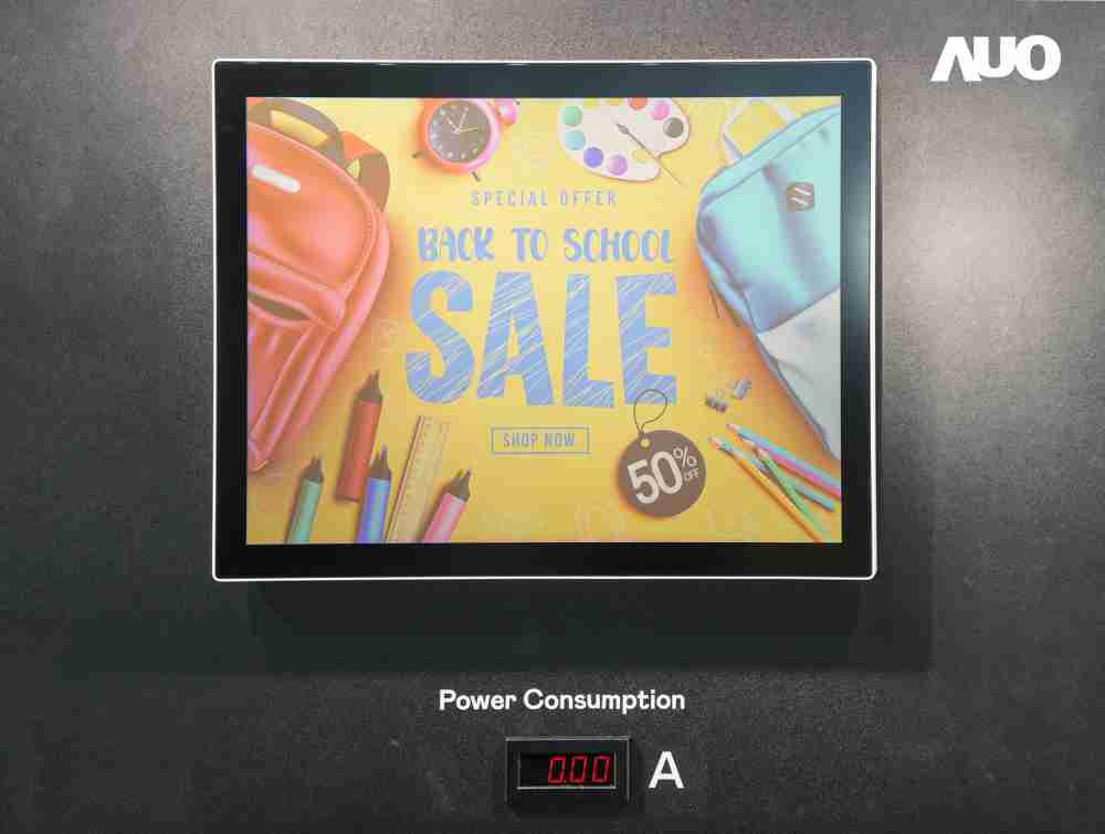 2468BET展示胆固醇液晶超低耗能户外全彩显示器，，ChLC（胆固醇液晶）以双稳态技术使静态显示零功耗，，，具省电、、高彩度、、、、环保的特性，，，还整合软硬件系统解决方案，，，，可透过单一云端平台管理